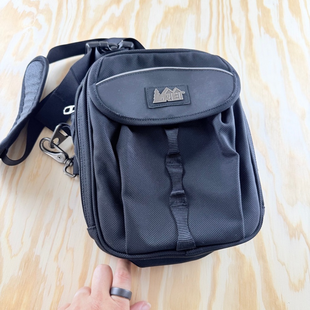 REI Co-op Black Nylon Travel Organizer Crossbody Bag Shoulder Messenger Pouch